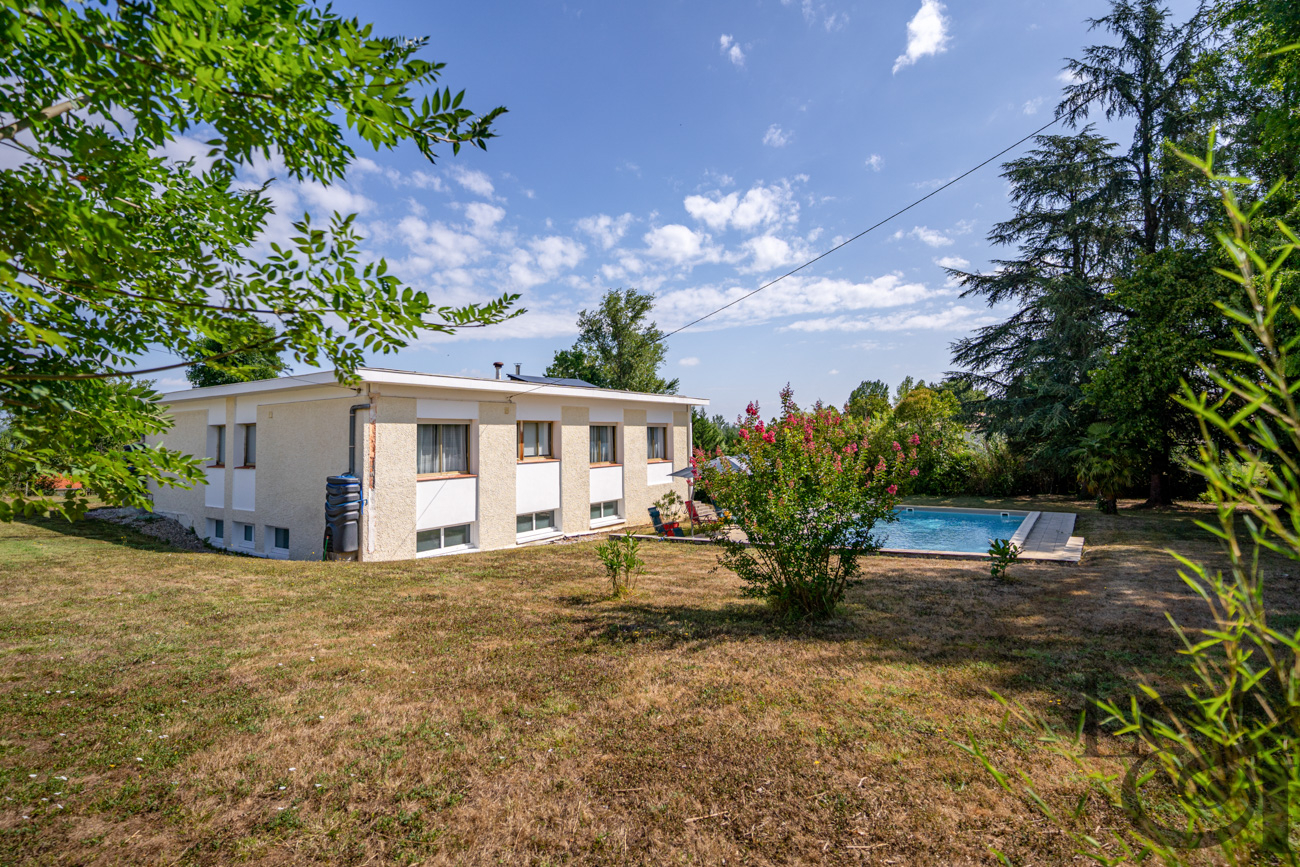 A vendre superbe maison d'architecte secteur Sainte-Livrade-sur-Lot