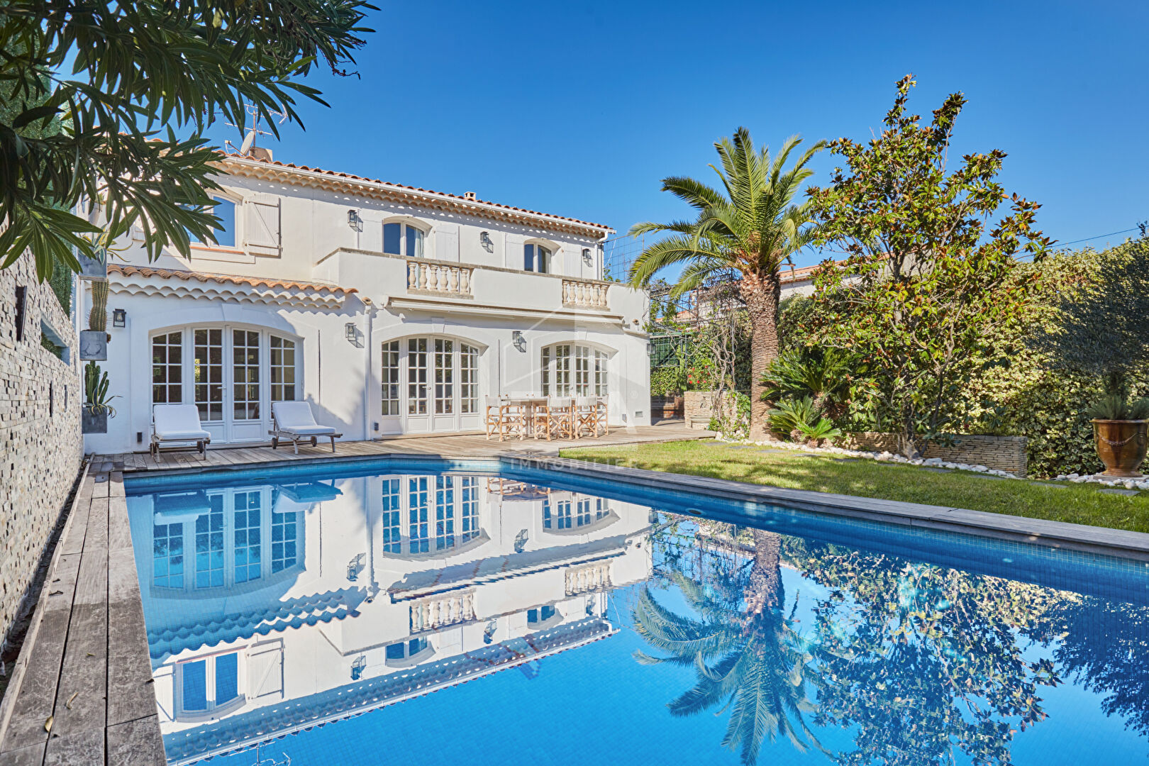 Maison 8 pièces 314 m² · à Aix-en-Provence · 314 m² · 1 995 000 €