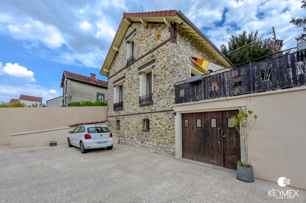 Maison Meriel