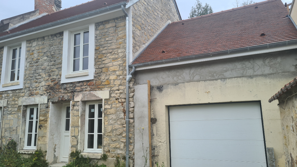 Nesles-La-Vallée - Maison à rénover  157 m2