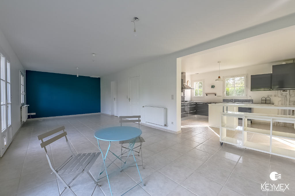 Maison Senlis  129m2, 6 pièces, 4 chambres.