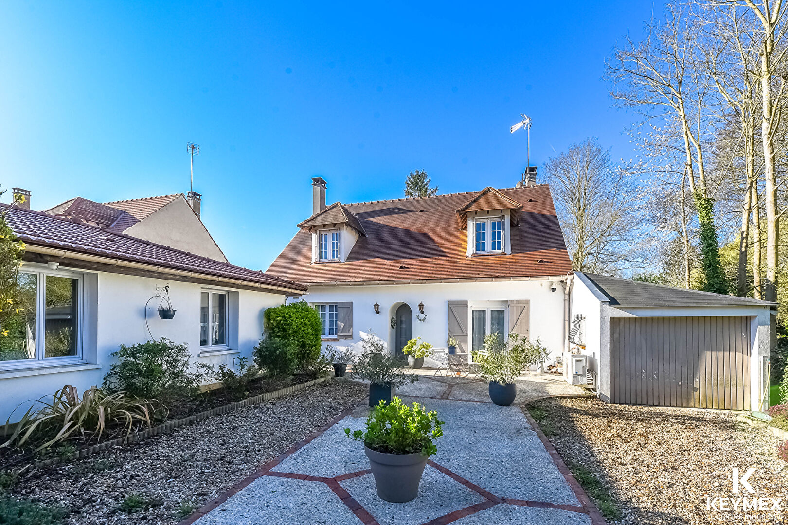 Maison Meriel 7 pièce(s) 133m2