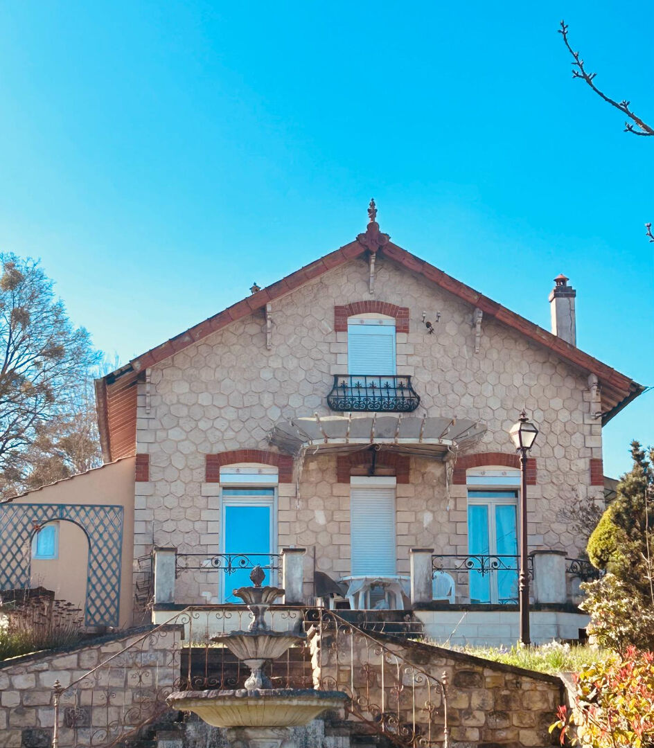 Maison Meriel 3 pièce(s) 100 m2