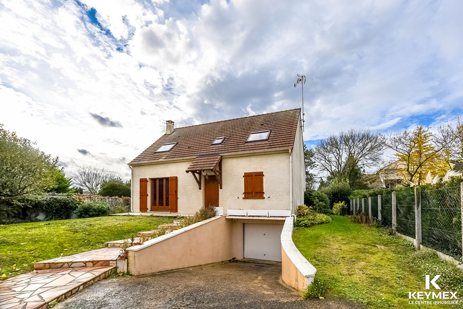 Maison Bernes Sur Oise 6 pièces 102.91m², sous-sol, écoles, collège.