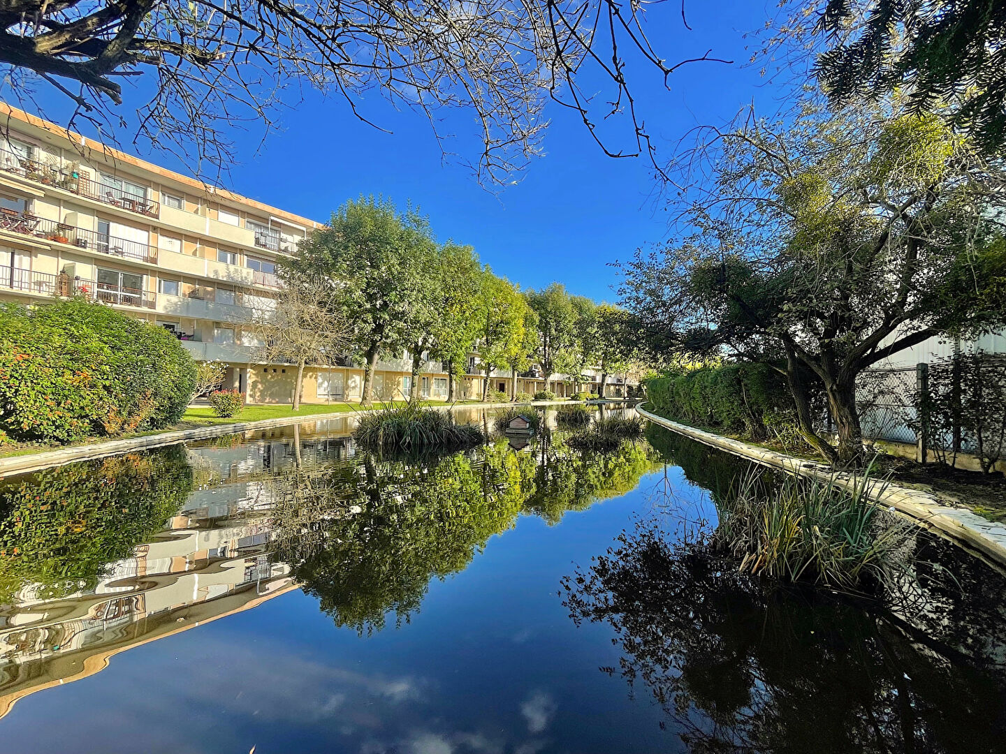 Eaubonne, Appartement 2 pièces 52 m2 avec Balcon filant,1cave.