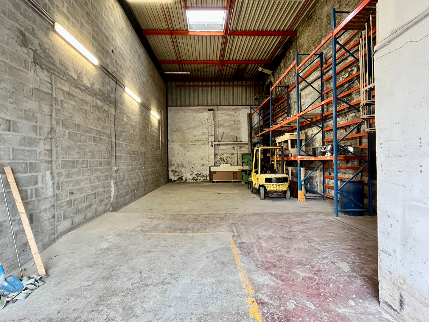 Entrepôt / Local / Dépôt à Persan 137 m2 / Proche A16