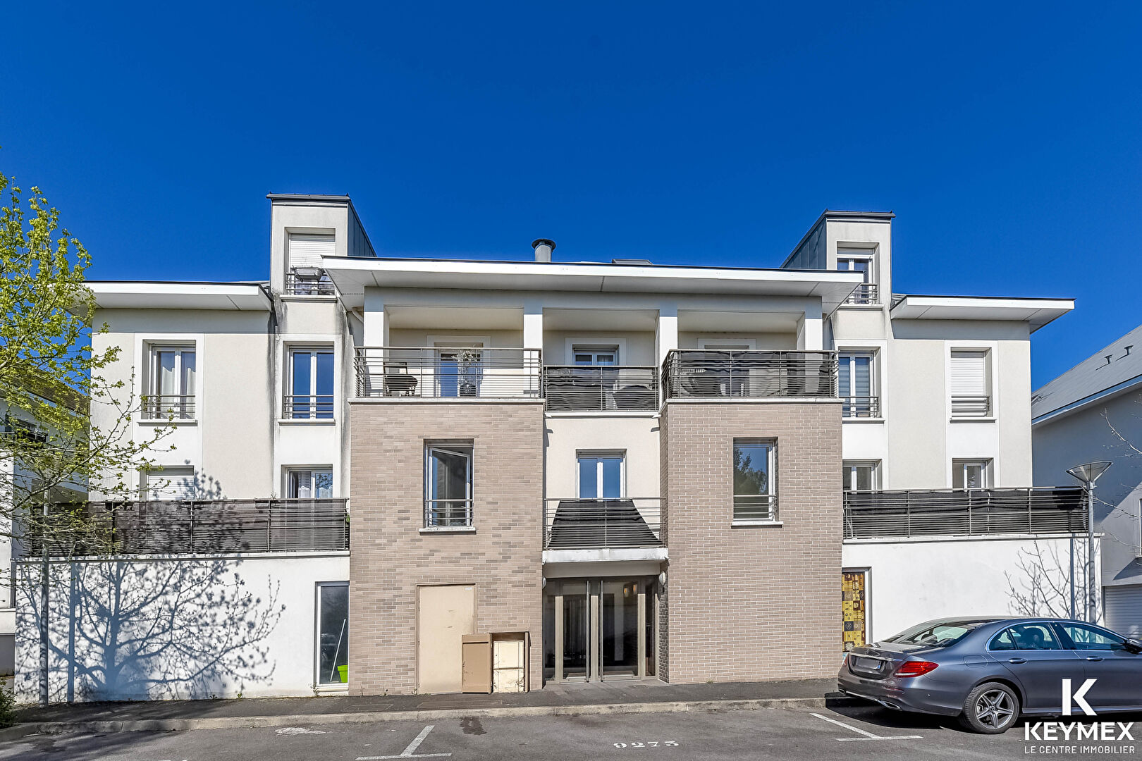 Appartement 3 pièces 54.13 m² avec terrasse et box