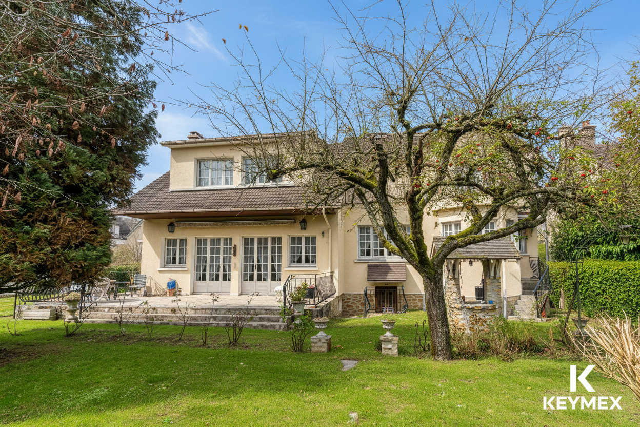 Maison d'exception 194  m² à vendre à Bois-le-Roi de 8 pièces, 5 chambres