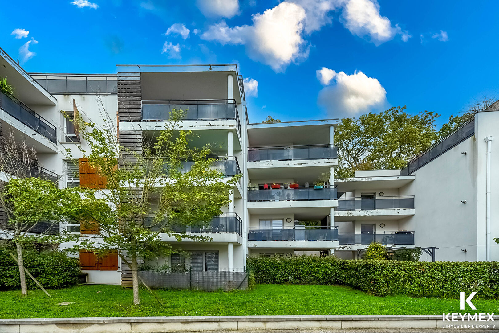Maison Louvres 4 pièce(s) 893 m2