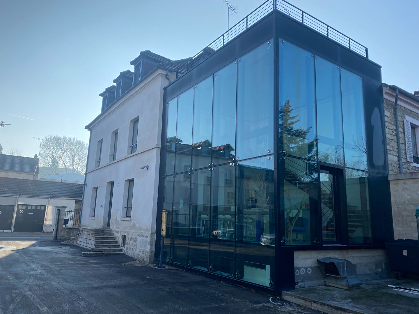 L'Isle Adam Bureaux ,local d'activité ,maison  280 M²  10/12 places de parking  ,745 M² de terrain