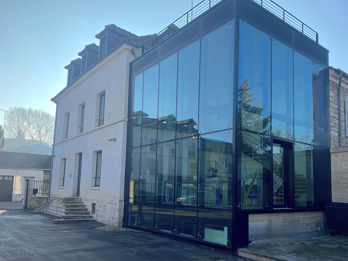 L'Isle Adam Bureaux ,local d'activité ou maison  280 M²  10/12 places de parking  ,745 M² de terrain