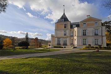 Une image contenant herbe, ciel, ext�rieur, b�timentDescription g�n�r�e automatiquement