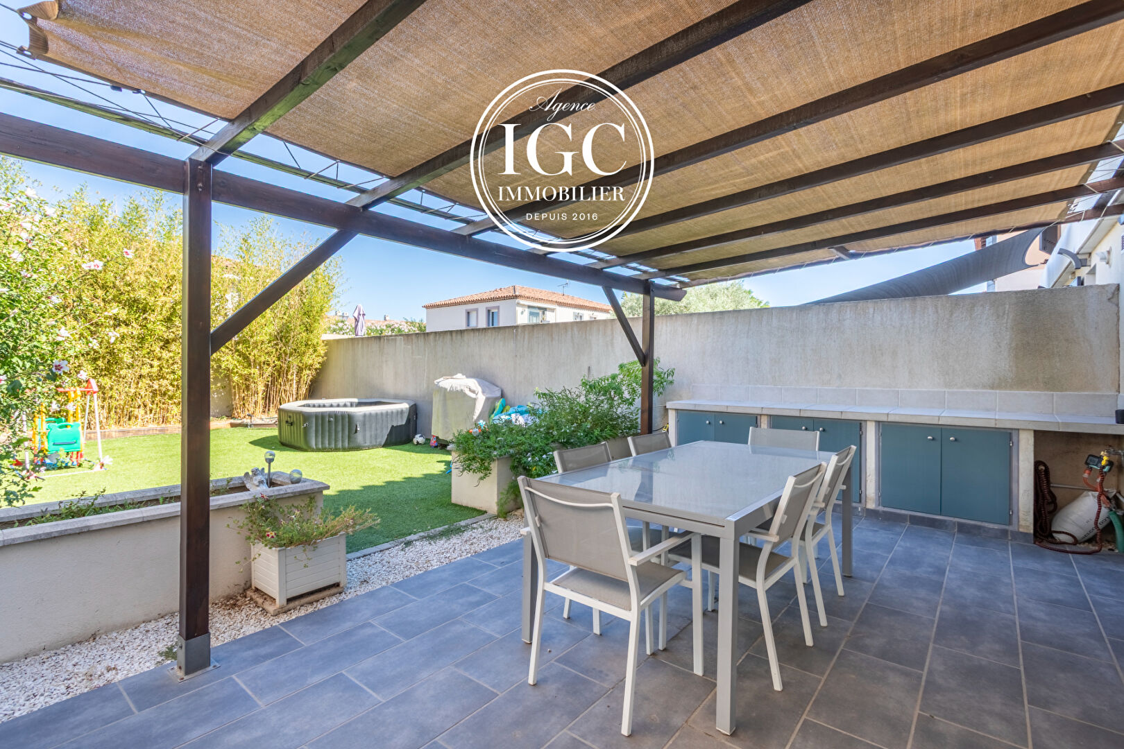 MAISON RECENTE - TYPE 3/4 - 69 M - GARAGE - CHAETAUNEUF LES MARTIGUES