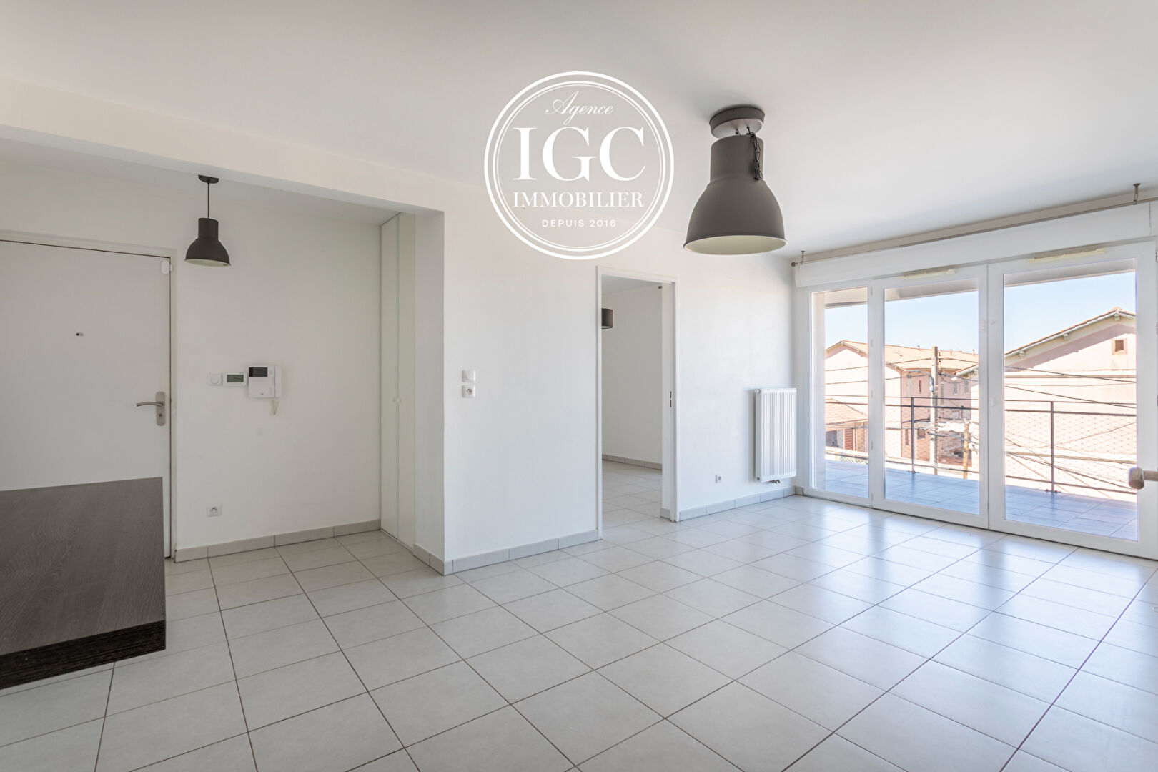 APPARTEMENT TYPE 3 - 52 M - VUE ETANG - TERRASSE 15 M - CHATEAUNEUF LES MARTIGUES