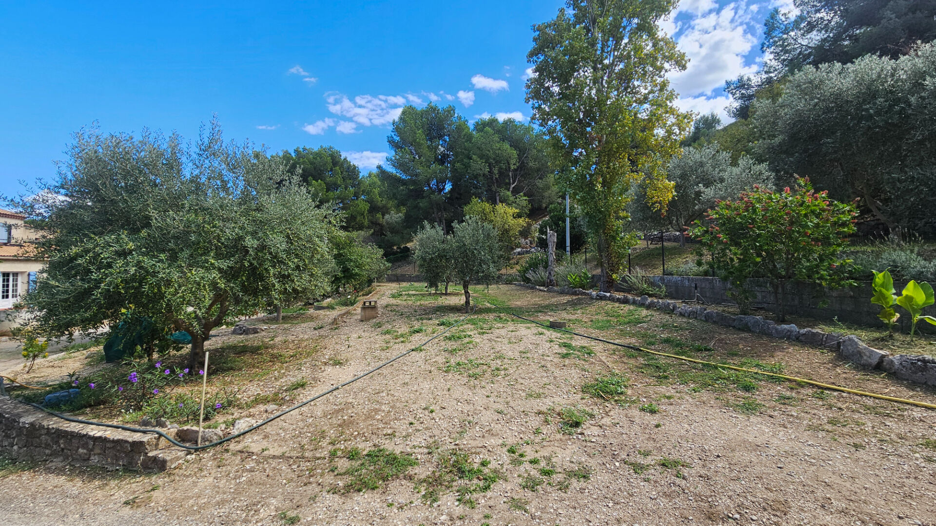 Terrain Chateauneuf Les Martigues 1300 m  ( 520 m )  Libre constructeur