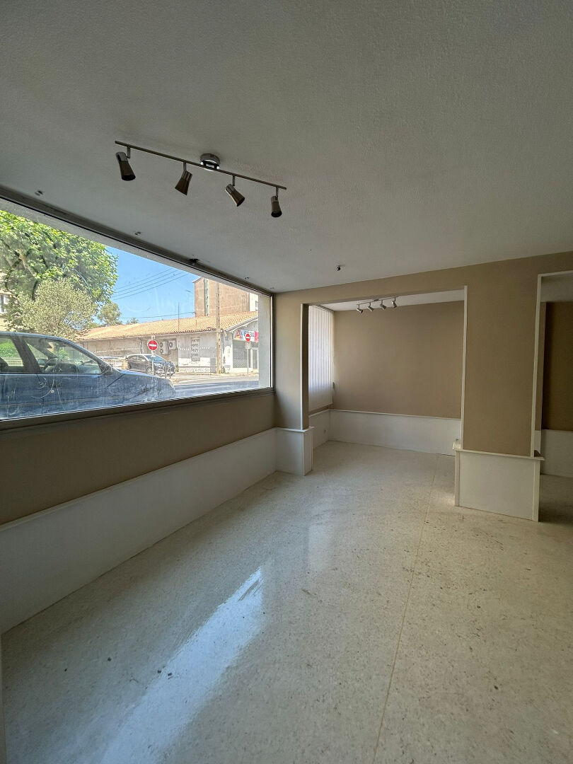 Local professionnel 37 m² — Carcassonne (11000)