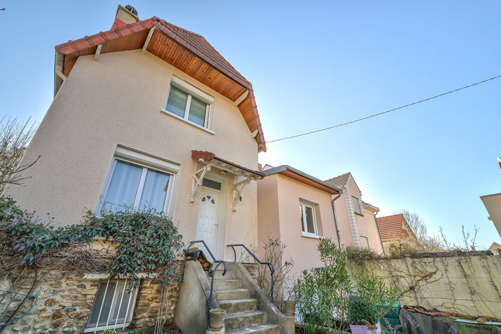 MAISON - 7 PIECES - 110 m