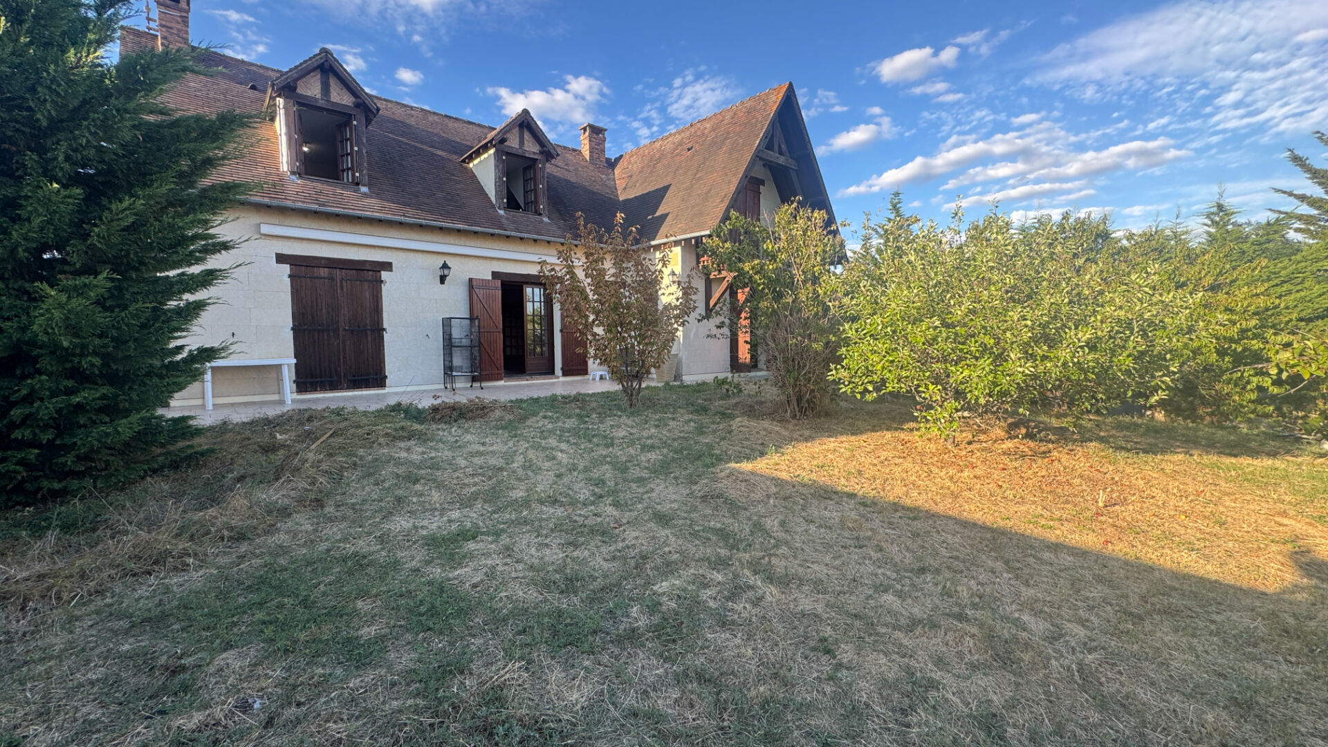 Maison 6 pièces 165 m² · à Corbeil-Essonnes · 165 m² · 420 000 €