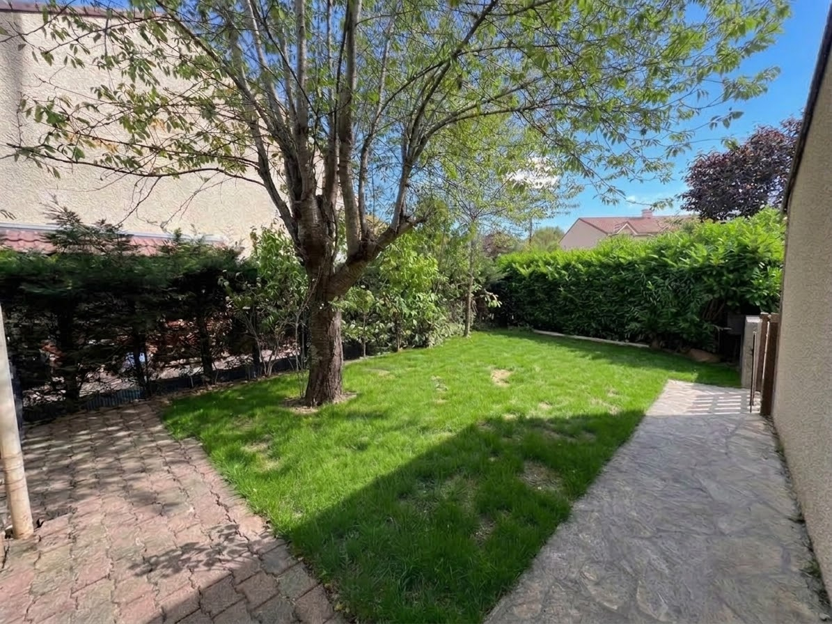 Maison 5 pièces 87 m² · à Lisses · 87 m² · 279 900 €