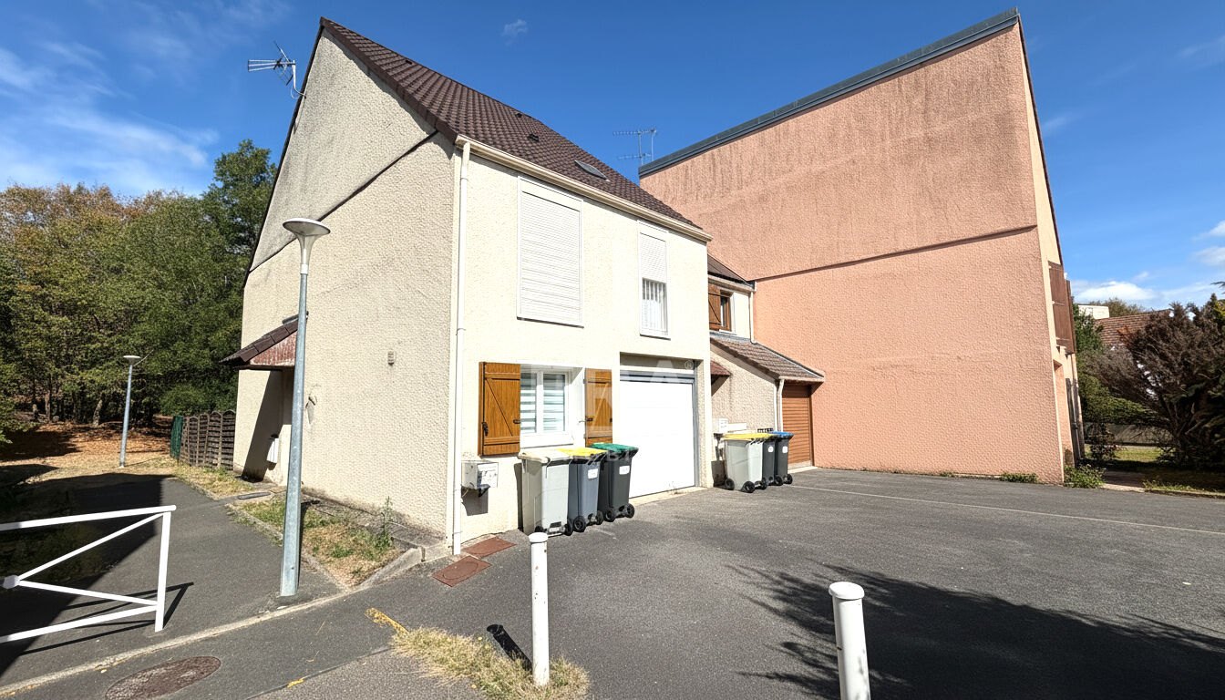 Maison 4 pièces 92 m² · à Combs-la-Ville · 92 m² · 219 900 €
