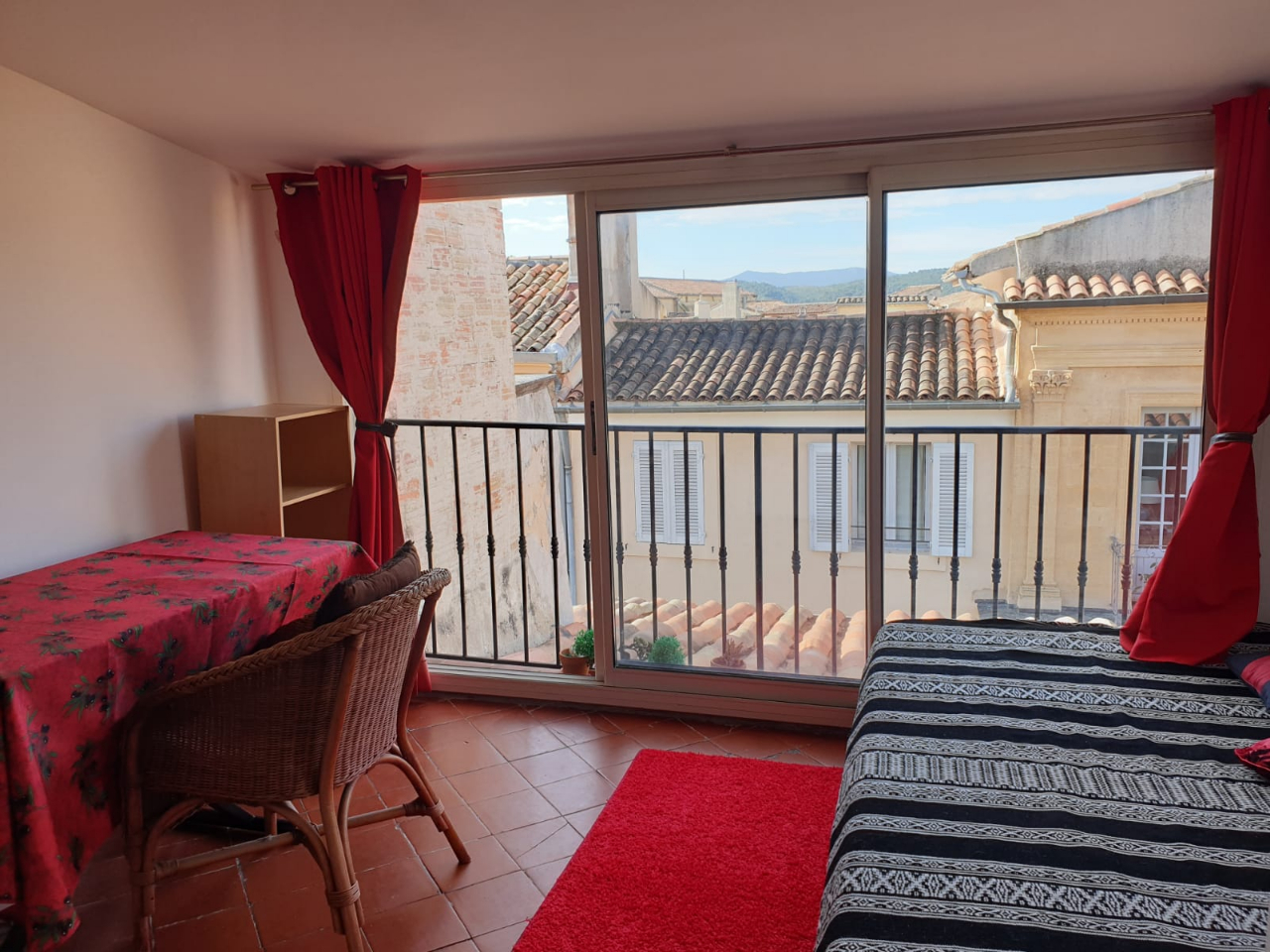 Open carousel