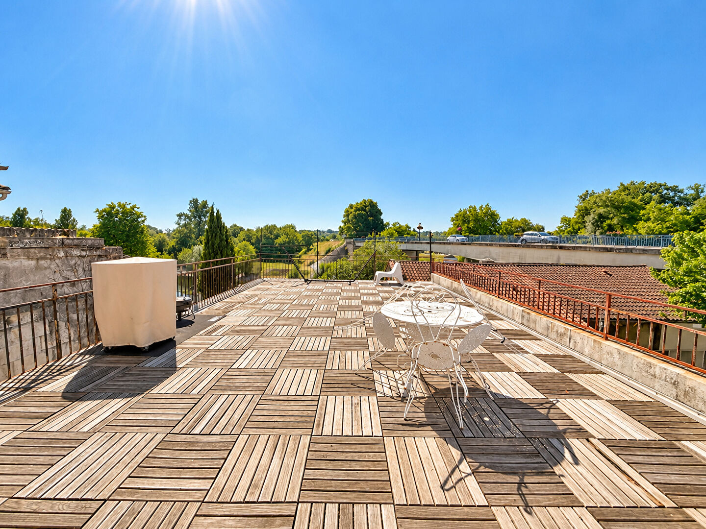 Maison 10 pièces 383 m² · à Coutras · 383 m² · 119 000 €