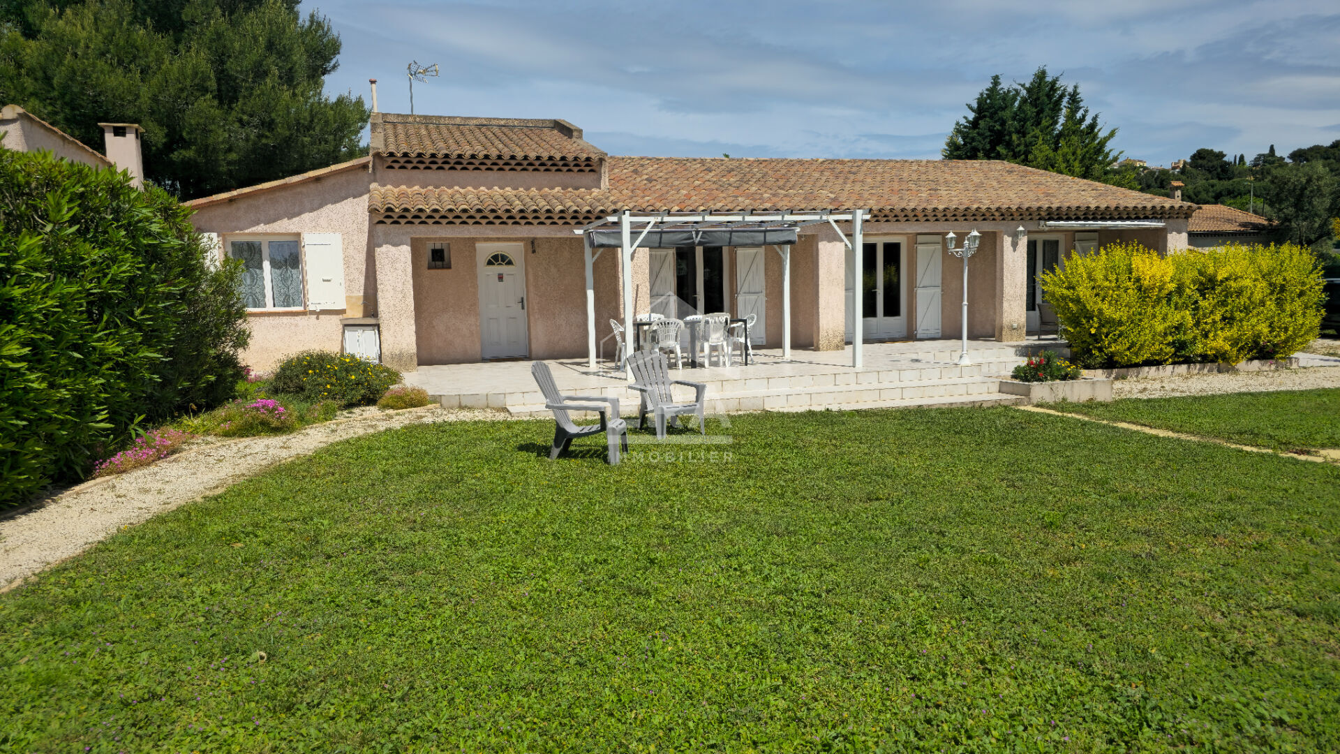 Maison 4 pièces 83 m² · à Saint-Mitre-les-Remparts · 83 m² · 447 320 €