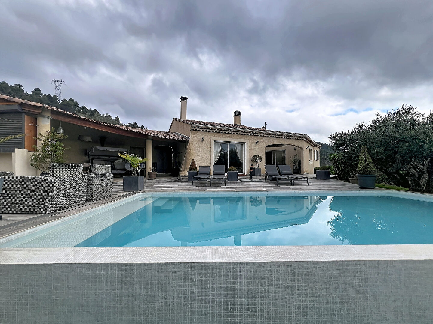 Maison 7 pièces 185 m² · à Manosque · 185 m² · 603 200 €
