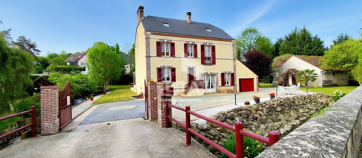 Maison 10 pièces 243 m² · à La Ferté-Bernard · 243 m² · 267 000 €