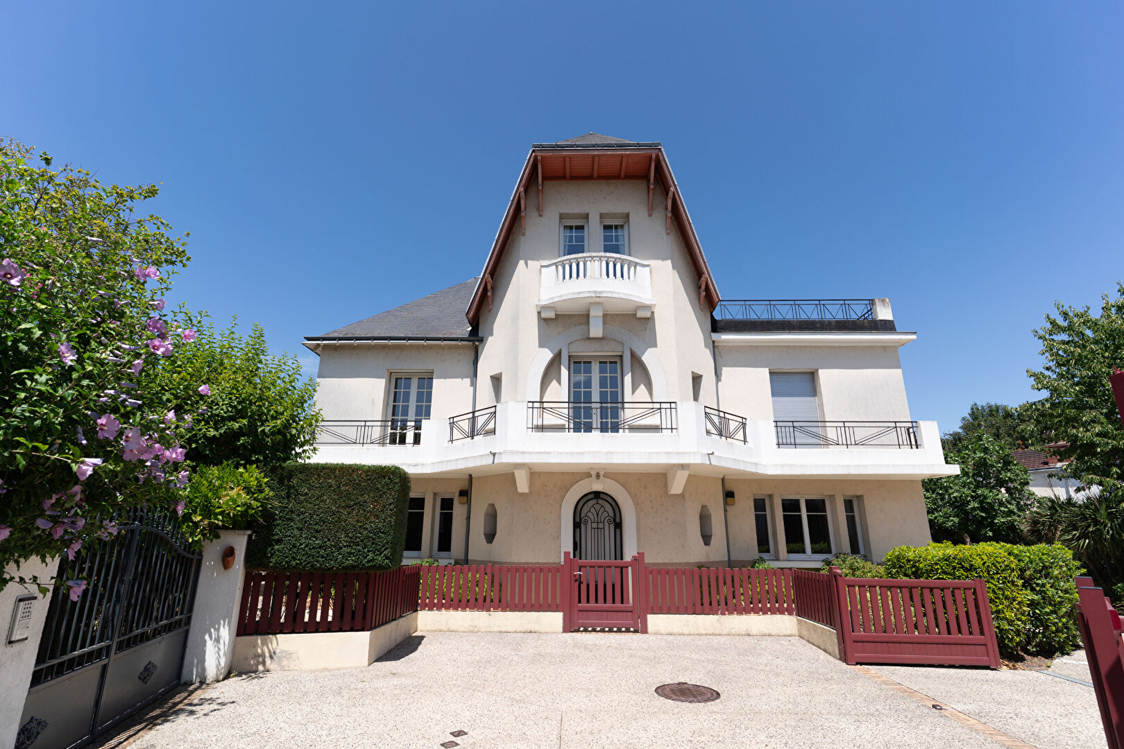 Maison 8 pièces 257 m² · à Tours · 257 m² · 945 000 €