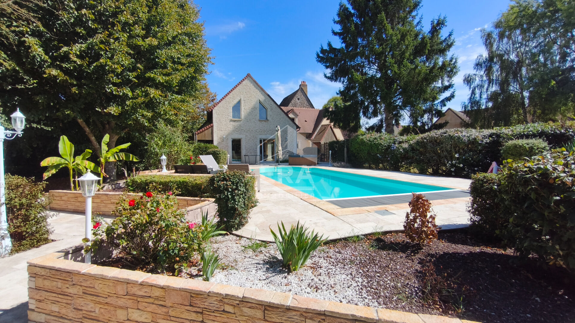 Maison 12 pièces 302 m² · à Nogent-le-Rotrou · 302 m² · 567 000 €