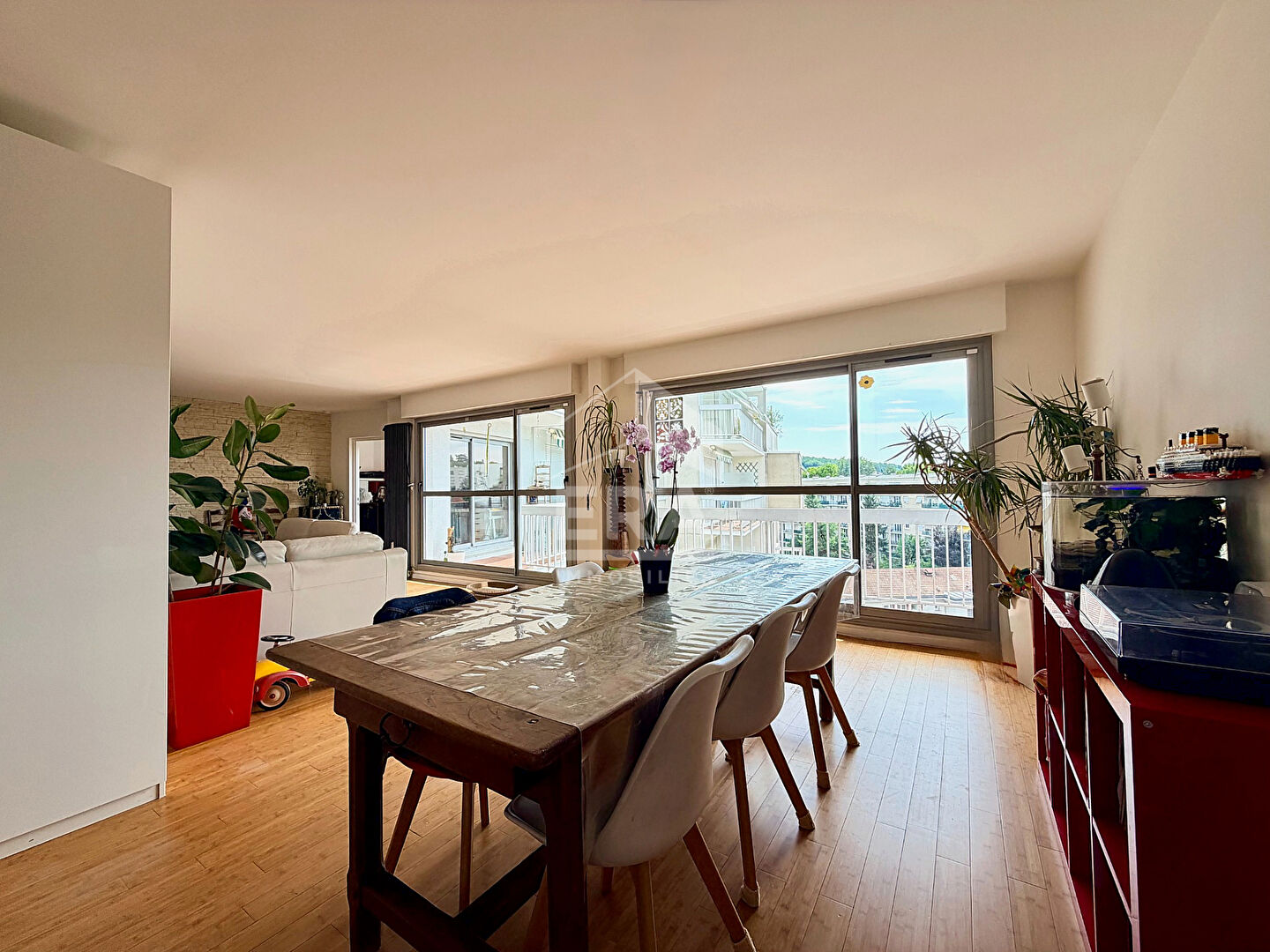Appartement 7 pièces 151 m² · à Sèvres · 151 m² · 950 000 €