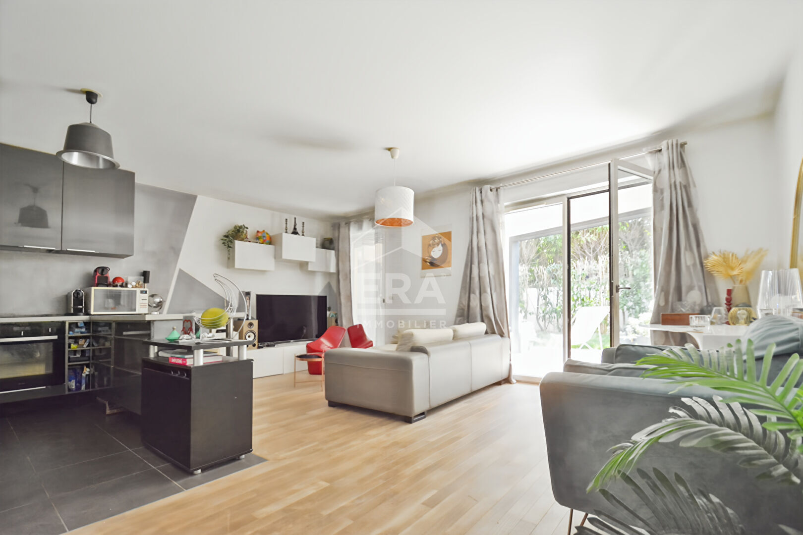 Appartement 3 pièces 82 m² · à Issy-les-Moulineaux · 82 m² · 570 000 €