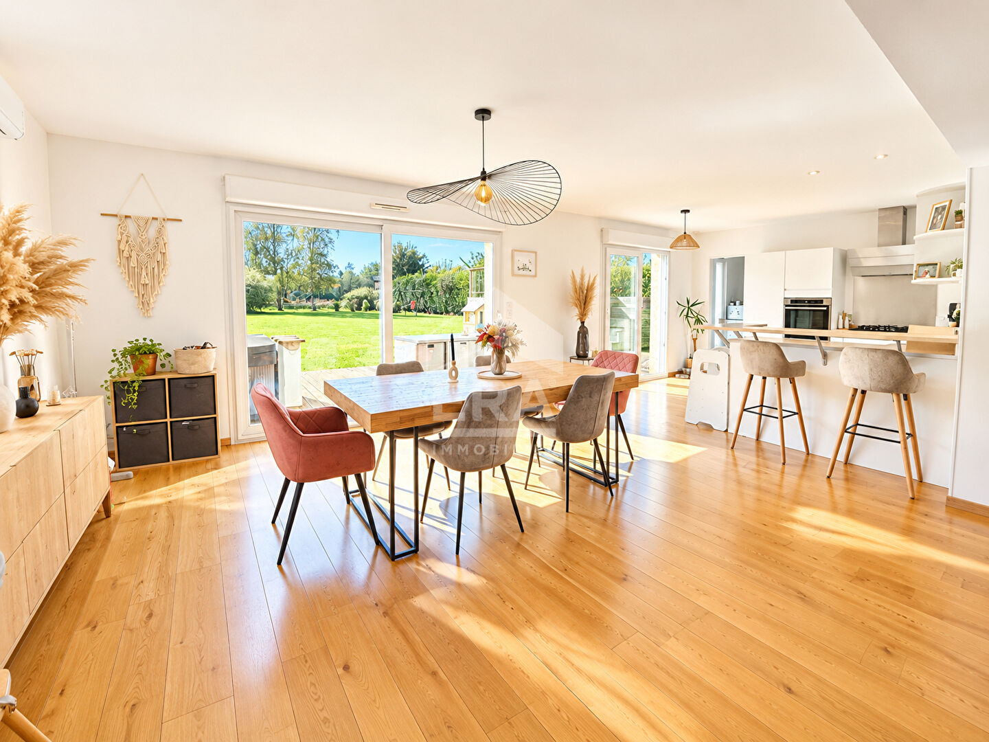 Maison 8 pièces 137 m² · à Bellebrune · 137 m² · 454 800 €