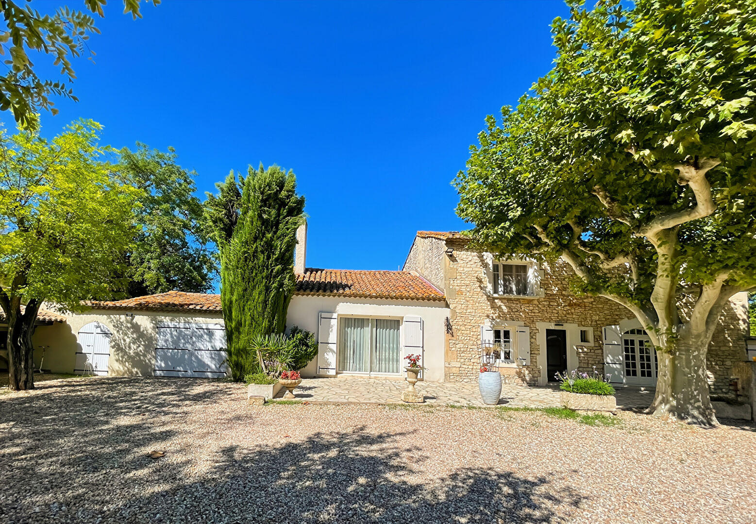 Maison 6 pièces 250 m² · à Tarascon · 250 m² · 740 000 €