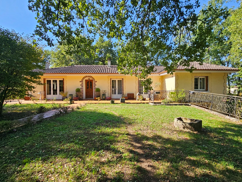 Maison 5 pièces 159 m² · à Mouthiers-sur-Boëme · 159 m² · 244 950 €