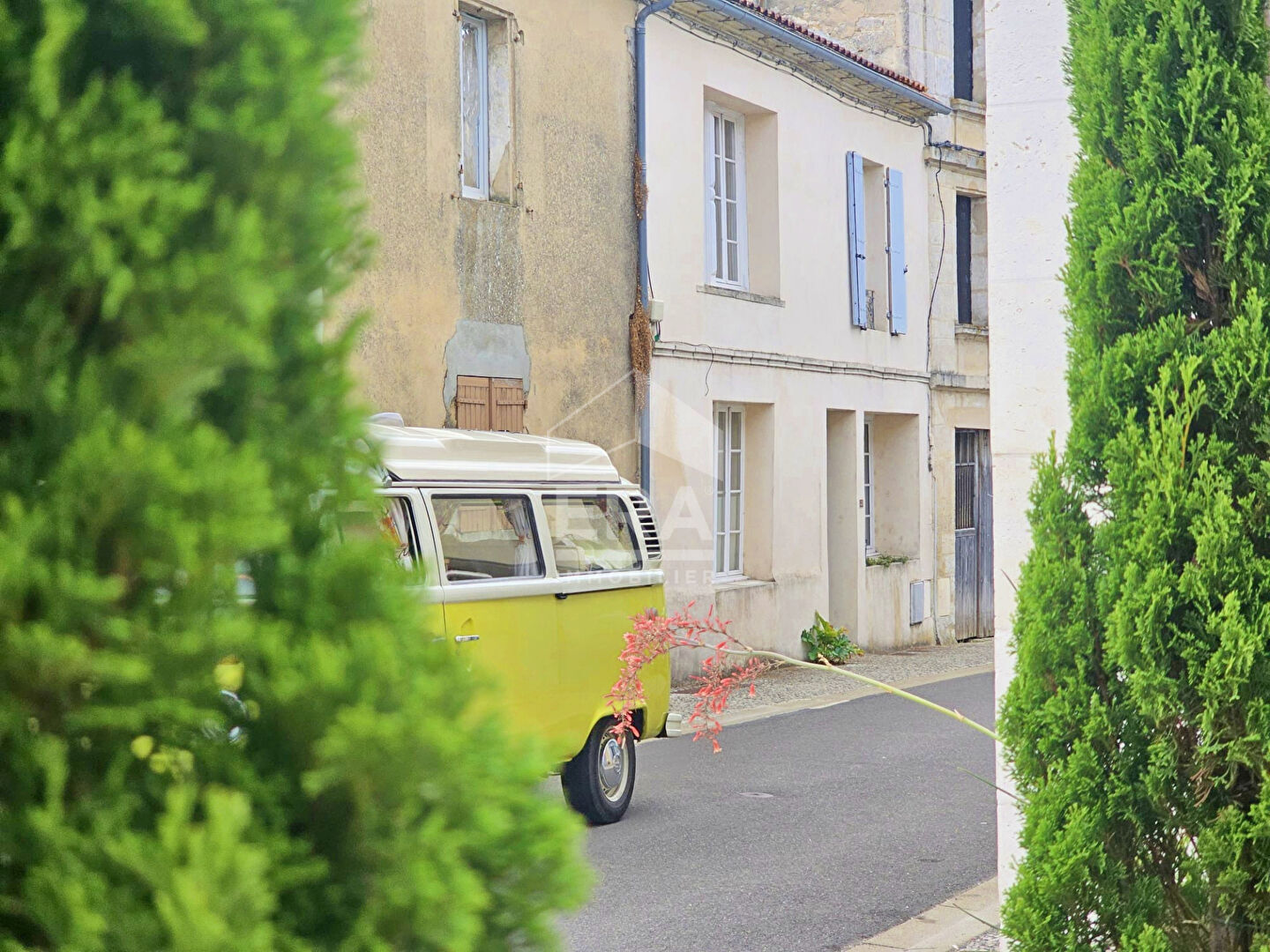 Maison 7 pièces 229 m² · à Roullet-Saint-Estèphe · 229 m² · 269 000 €
