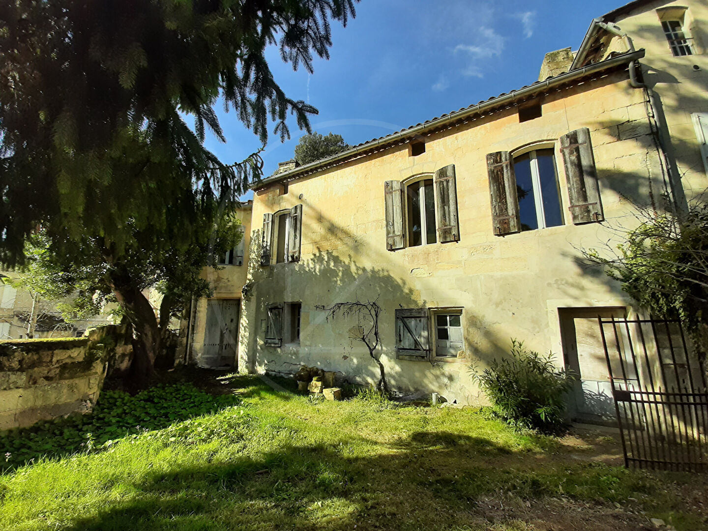Charmante btisse en pierre dans Saint-Emilion
