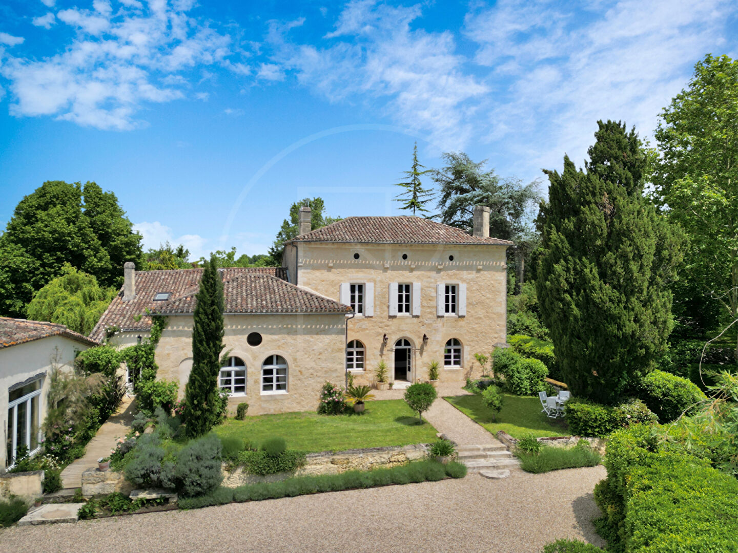 Superbe maison forte du XVIe sicle
