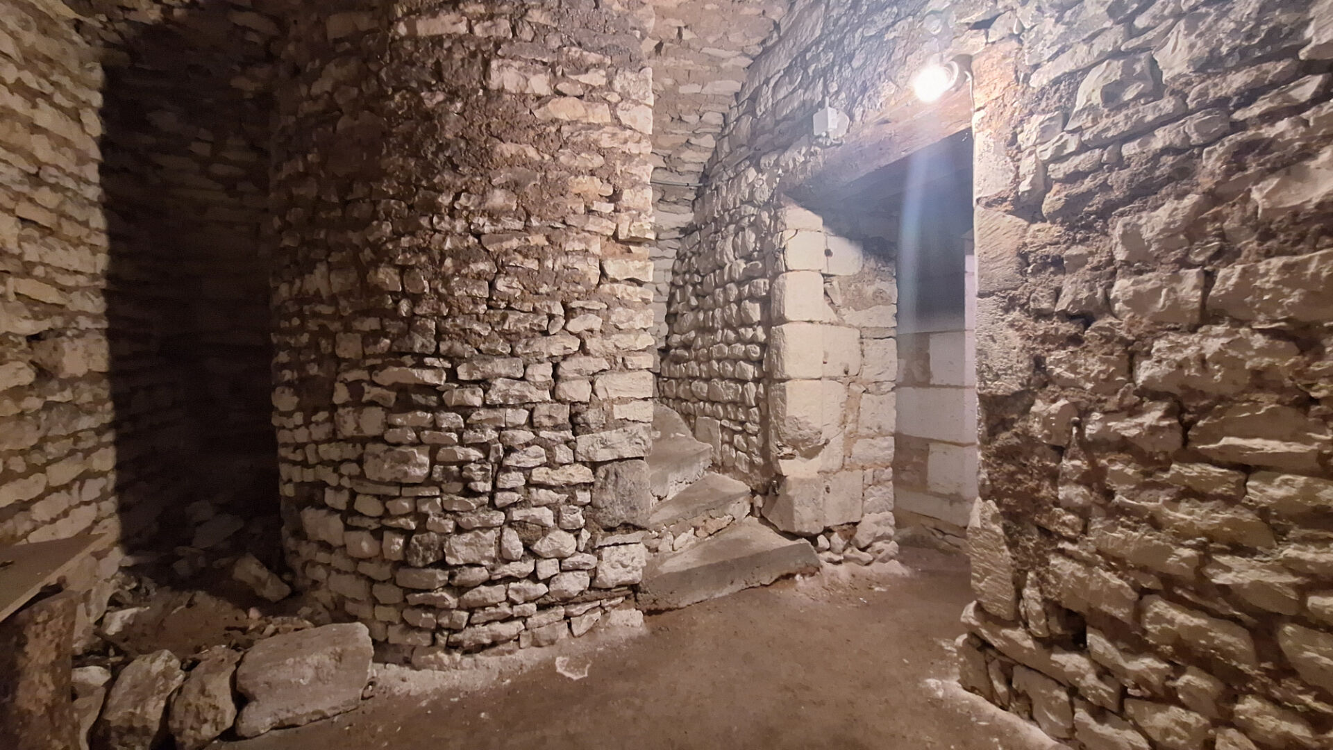 A VENDRE MAISON DE MAÎTRE À VARS - 3 CHAMBRES - 210 M2