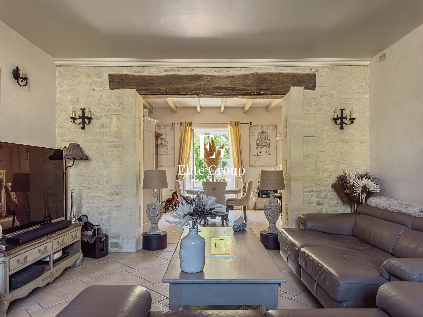 A VENDRE MAGNIFIQUE MAISON EN PIERRE 10 PIECES 400 m²
