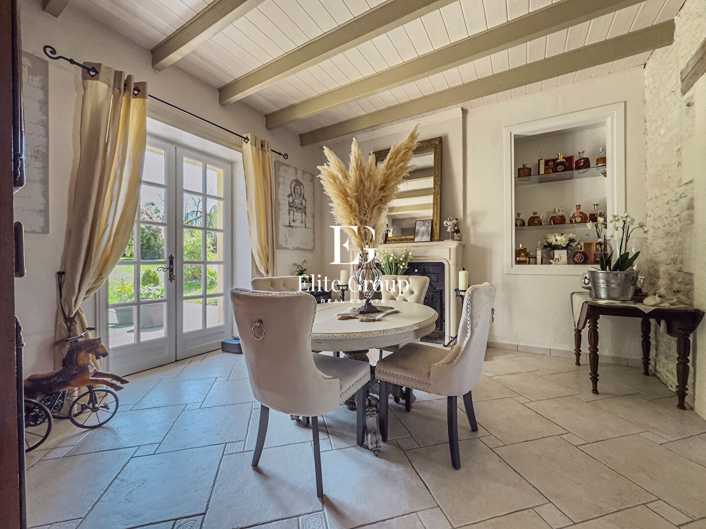 A VENDRE MAGNIFIQUE MAISON EN PIERRE 10 PIECES 400 m²