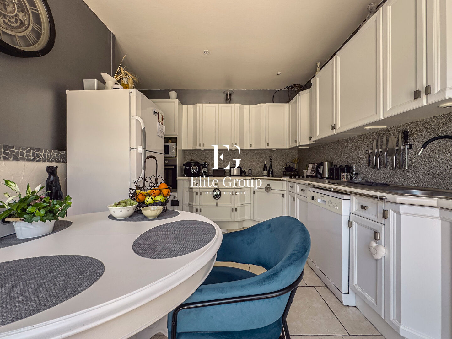 A VENDRE MAGNIFIQUE MAISON EN PIERRE 10 PIECES 400 m²