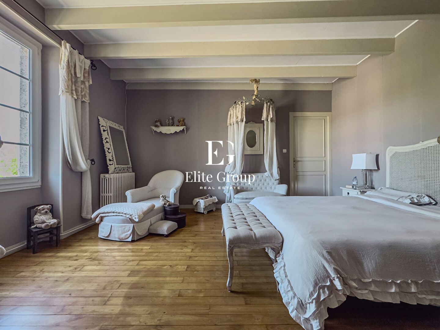 A VENDRE MAGNIFIQUE MAISON EN PIERRE 10 PIECES 400 m²