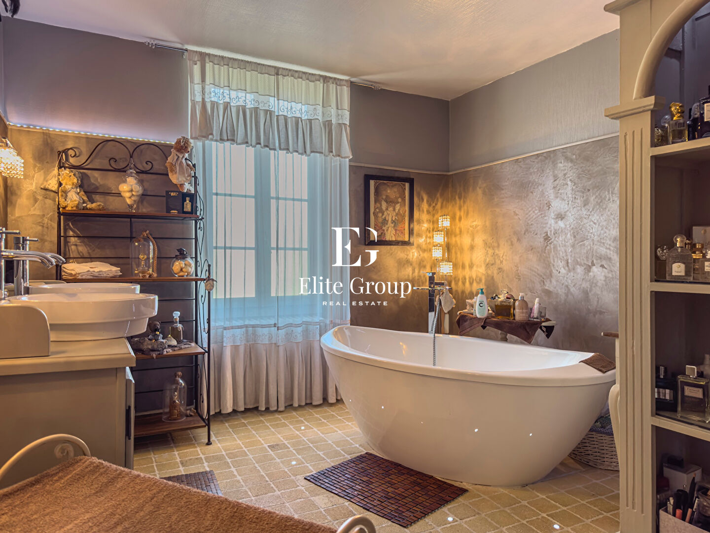 A VENDRE MAGNIFIQUE MAISON EN PIERRE 10 PIECES 400 m²