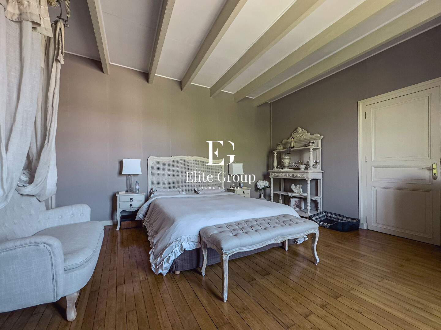 A VENDRE MAGNIFIQUE MAISON EN PIERRE 10 PIECES 400 m²