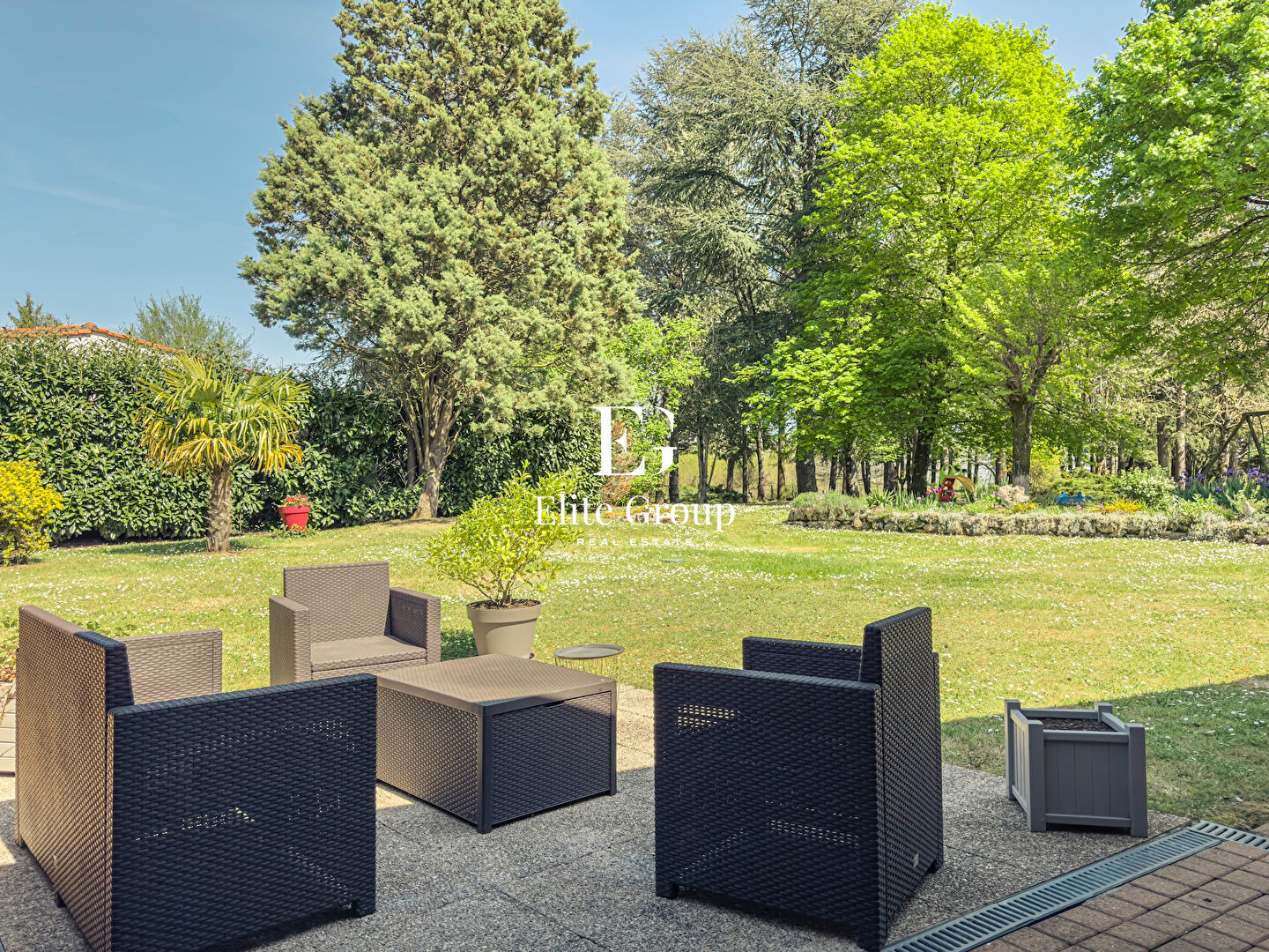 A VENDRE MAISON EN PIERRE DE PLAIN-PIED À RIVIERES - 144 M2 - 5 PIÈCES
