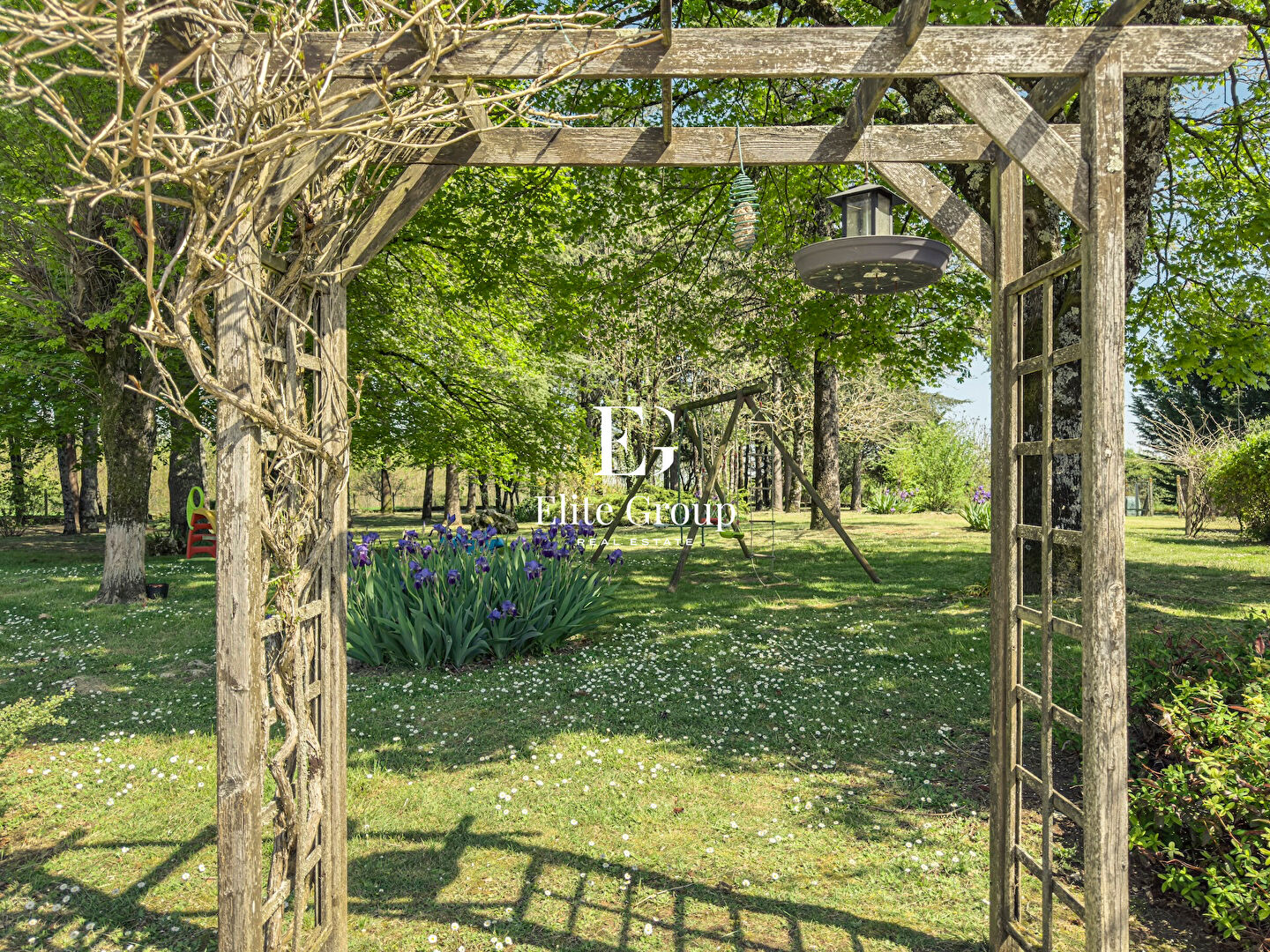 A VENDRE MAISON EN PIERRE DE PLAIN-PIED À RIVIERES - 144 M2 - 5 PIÈCES
