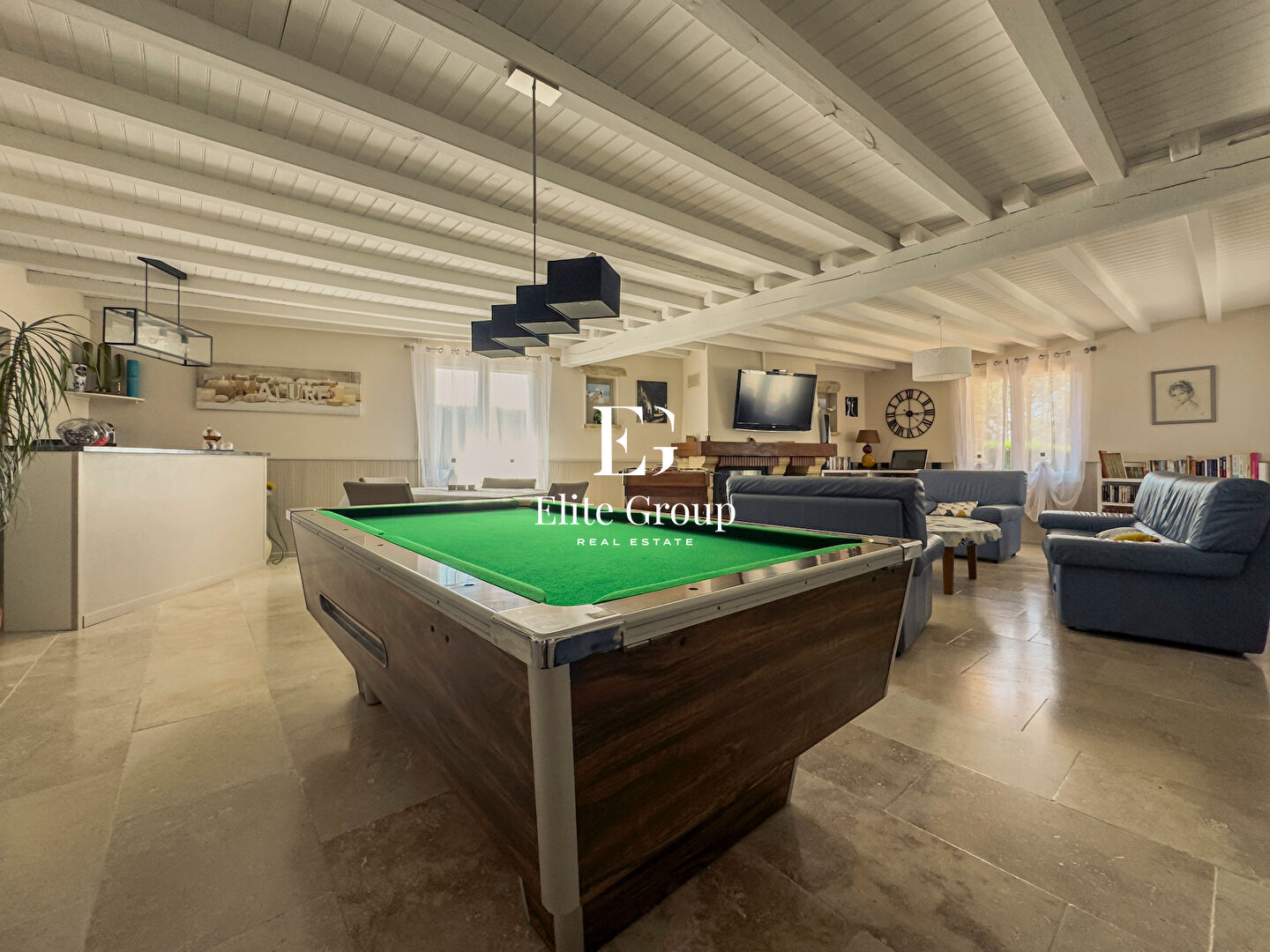 A VENDRE MAISON EN PIERRE DE PLAIN-PIED À RIVIERES - 144 M2 - 5 PIÈCES