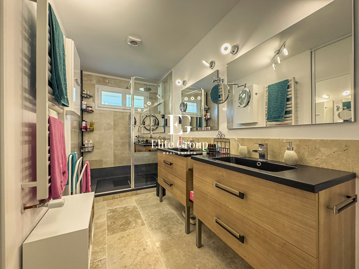 A VENDRE MAISON EN PIERRE DE PLAIN-PIED À RIVIERES - 144 M2 - 5 PIÈCES